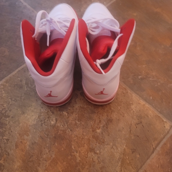 Red & pink girls Jordan sz 3Y - Picture 2 of 2